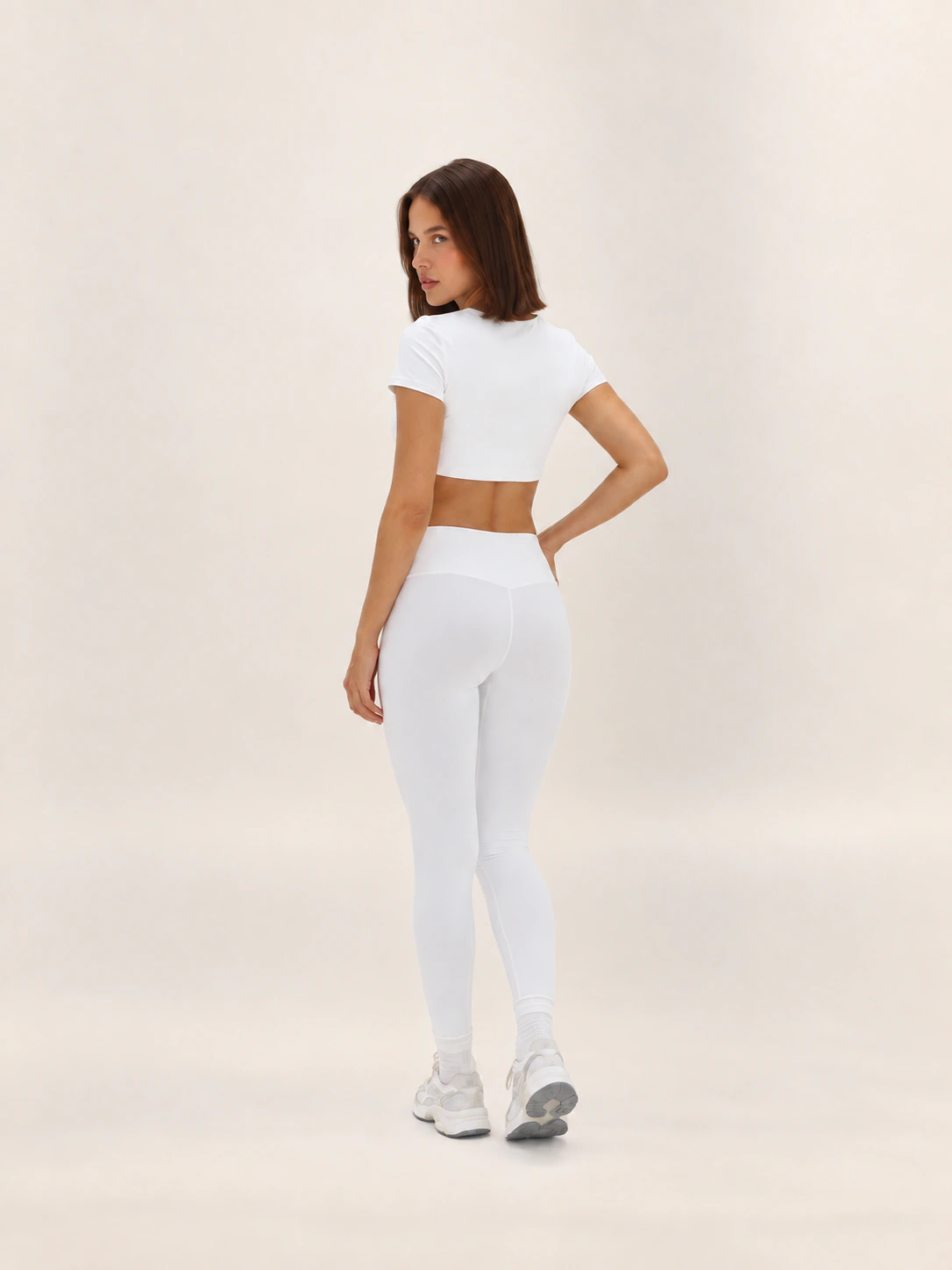 Aura Crop Top - White – Produktansicht 2