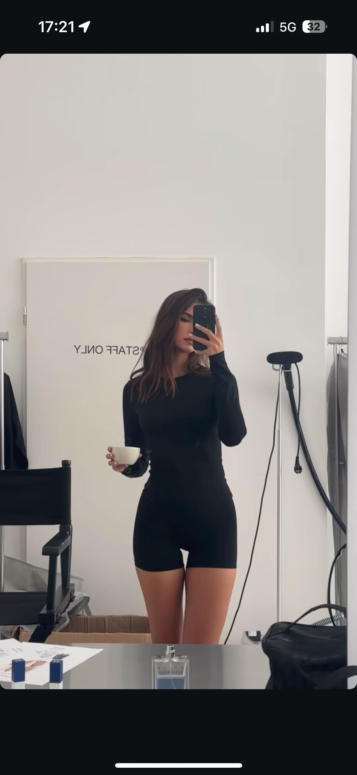 Aura Long Sleeve - Black – Produktansicht 1
