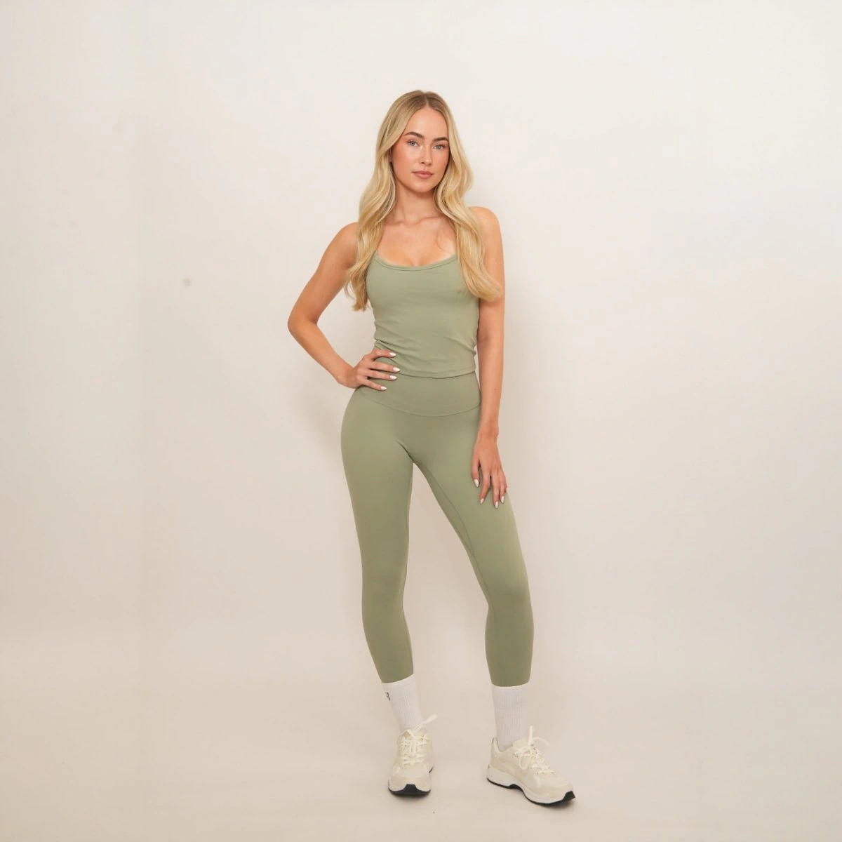 Aura Tank Top - Matcha – Produktansicht 3